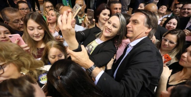 Bolsonaro sanciona lei que anistia partidos que não investiram em campanhas femininas