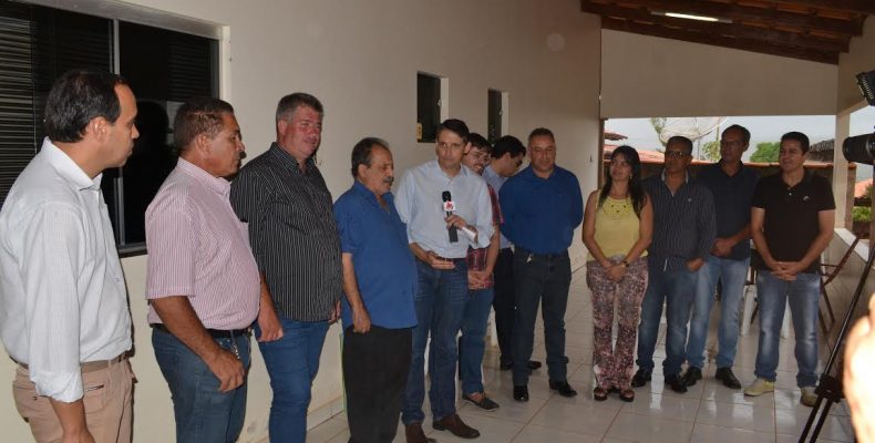 Prefeito Robson Gomes recebe emenda parlamentar R$ 740 mil via deputado Thiago Peixoto