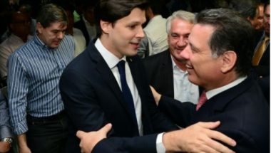Em Aparecida, prefeito Gustavo Mendanha elogia Marconi na frente de Daniel Vilela