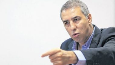 José Eliton: “Caiado encena teatro eleitoreiro e oportunista”