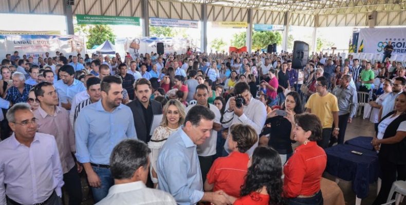 Caravana Goiás na Frente percorre mais 25 municípios até sábado Mais de R$ 1 bilhão de recursos do Goiás na Frente Habitação já estão disponíveis para os municípios que oferecerem a contrapartida das áreas para construção