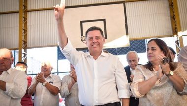Cidade de Goiás recebe R$ 5 milhões do Goiás na Frente e emociona Marconi