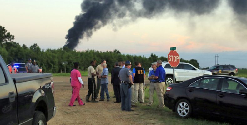 Queda de avião militar dos EUA deixa 16 tripulantes mortos no Mississippi
