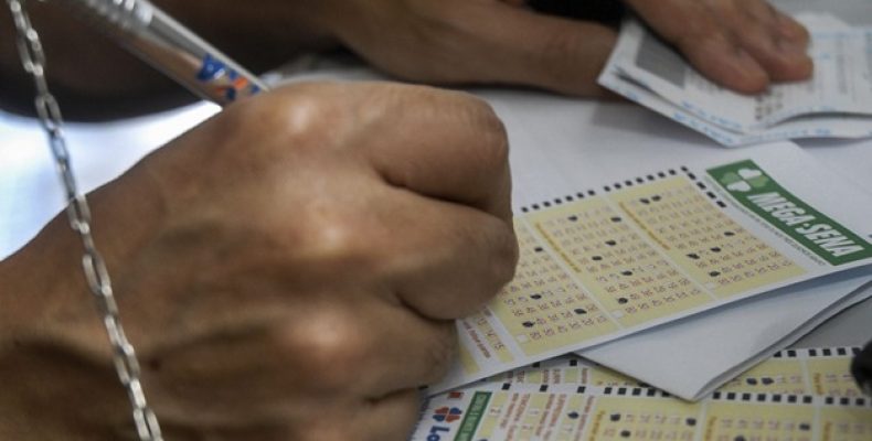 Mega-Sena promete pagar o prêmio de R$ 44 milhões nesta quarta-feira (30/8)