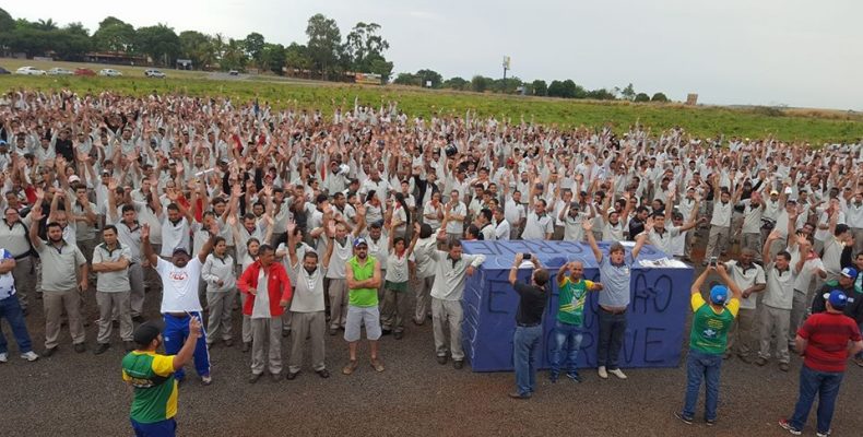 Metalúrgicos reprovam proposta e greve chega ao oitavo dia