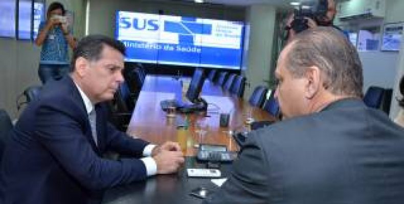 Governador assina quitação de R$ 100 milhões de recursos a prefeituras