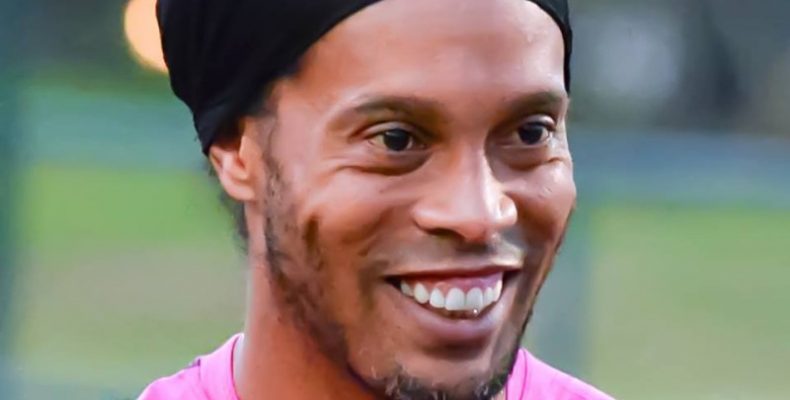 Senador – Ronaldinho Gaúcho “troca” Brasília por Minas Gerais