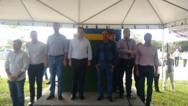 A pedido do deputado Gustavo Sebba, o governador Marconi Perillo e o vice- José Eliton entregam reconstrução da GO-305