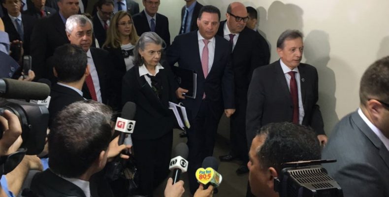 Marconi mostra a ministra investimentos de Goiás na segurança