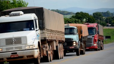 Trechos de rodovias estaduais terão tráfego restrito de veículos pesados no Carnaval