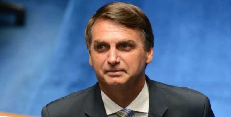 Bolsonaro filia-se ao PSL para disputa presidencial de 2018