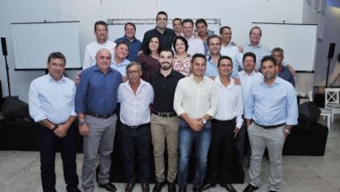 Gustavo Sebba mostra força e leva 18 prefeitos para reunião com Marconi Perillo