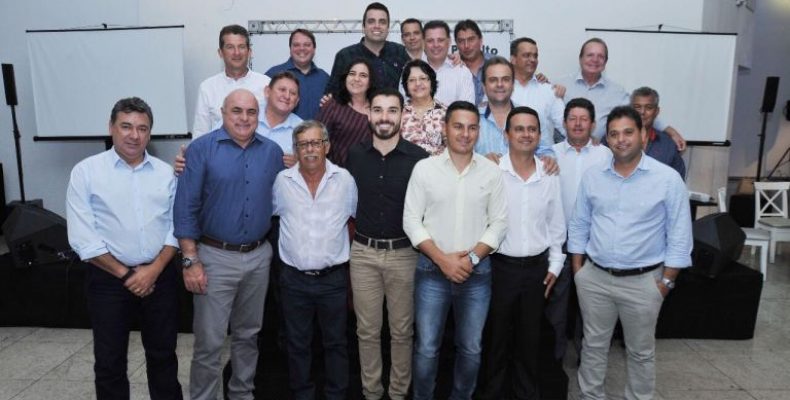 Gustavo Sebba mostra força e leva 18 prefeitos para reunião com Marconi Perillo