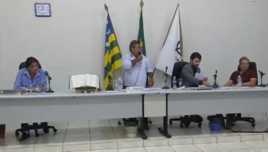 Vereadores de Ouvidor mantém veto do prefeito para isenção do IPTU