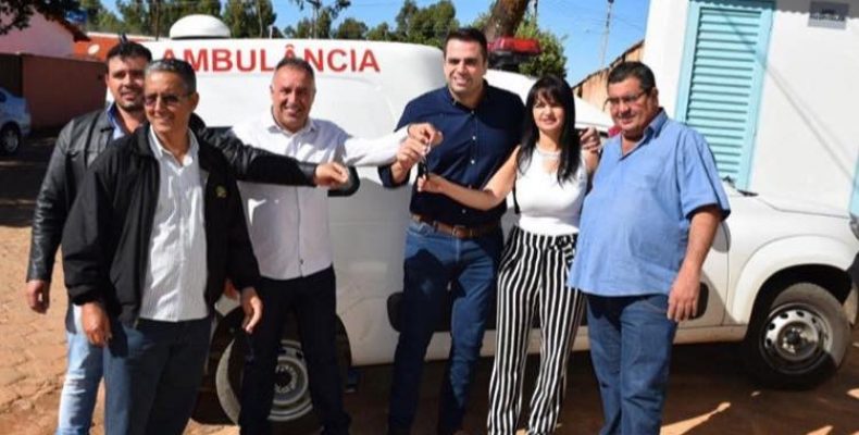 Deputado Gustavo Sebba realiza entrega de ambulância para secretaria de Saúde de Davinópolis