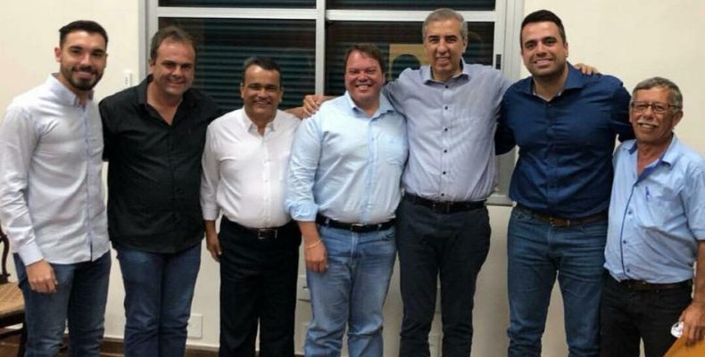 Deputado Gustavo Sebba leva prefeitos para reunião com governador José Eliton