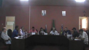 Prefeito Robson Luiz se reúne com vereadores de Davinópolis