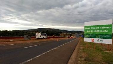 Concessionária implanta retorno na BR-050 para atender comunidade rural de Araguari (MG)