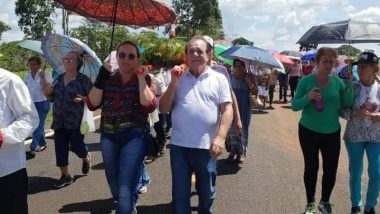 Prefeito Odemir Moreira participa da procissão da folia de São Sebastião