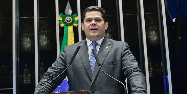 Davi Alcolumbre é eleito presidente do Senado