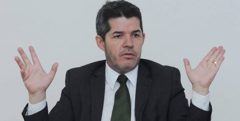 PSL, que ajudou na candidatura de Caiado, revela afastamento do governador