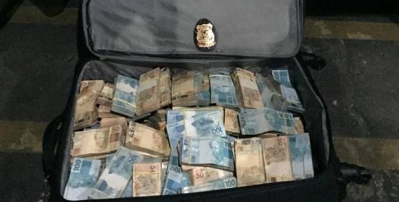 PF encontra R$1 milhão em carro e prende ex-chefe de gabinete de Marconi Perillo