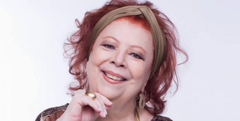 Morre cantora Beth Carvalho no Rio de Janeiro