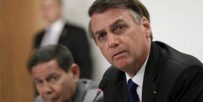 Bolsonaro chama manifestantes contra cortes na educação de ‘idiotas úteis’