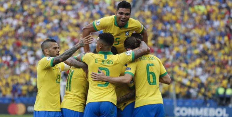 Brasil passa fácil pelo Peru e garante classificação para as Quartas de Final