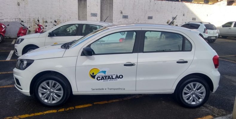 Câmara de Catalão adquire dois novos carros 0 KM