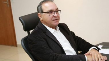 “Não é justo com os servidores”, afirma Jânio Darrot sobre aumento do Ipasgo