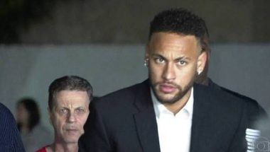 Polícia de SP conclui inquérito e não indicia Neymar por estupro e agressão