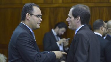 Debandada: Grupo de deputados cogita deixar a base de Caiado no segundo semestre