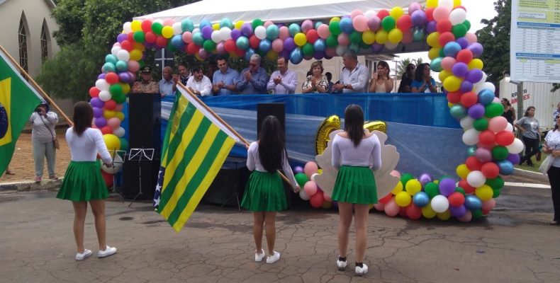 Com belo desfile cívico Campo Alegre de Goiás comemora 66 anos de emancipação política