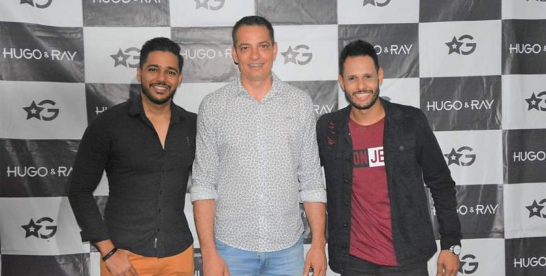 Os sertanejos Hugo e Ray sobe ao palco na 1ª noite de shows em Cumari