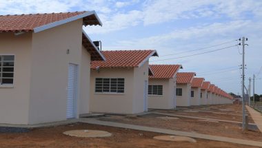 Governo de Goiás faz chamamento de municípios para convênios de moradia