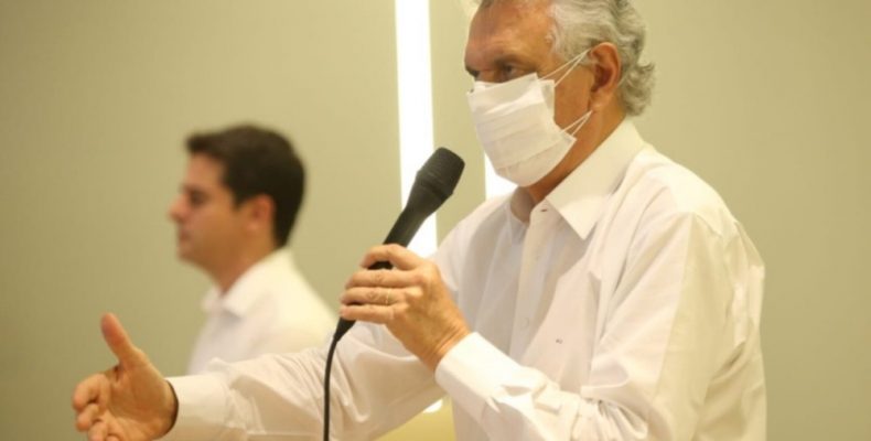 Caiado diz que vai escalonar fim da quarentena em Goiás e ironiza comparação da Covid-19 com ‘gripezinha’