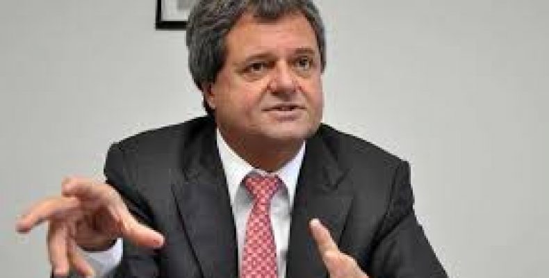 Promotor aciona ex-presidente da antiga Agetop por contratação irregular de monitoramento eletrônico