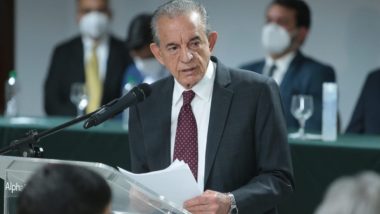Com ênfase nas palavras ‘irredutíveis’ e ‘definitivas’, Iris anuncia que não buscará a reeleição