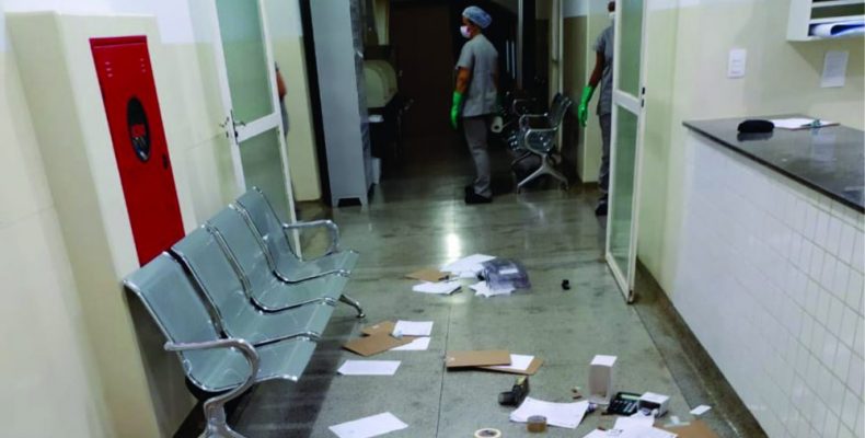 Servidores e pacientes trocam tapas em hospital de campanha de Catalão