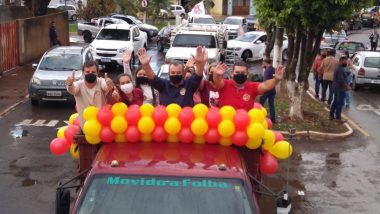 Candidatos a prefeito e vice Cebinha e Nelci faz carreata em Ouvidor