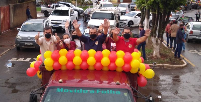 Candidatos a prefeito e vice Cebinha e Nelci faz carreata em Ouvidor