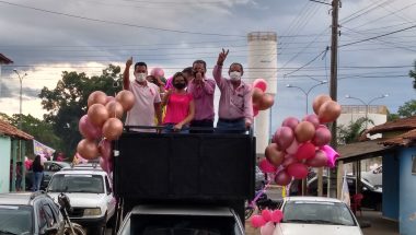 Marcelo Paiva e Flávio Pereira realizam carreata em comemoração ao outubro rosa