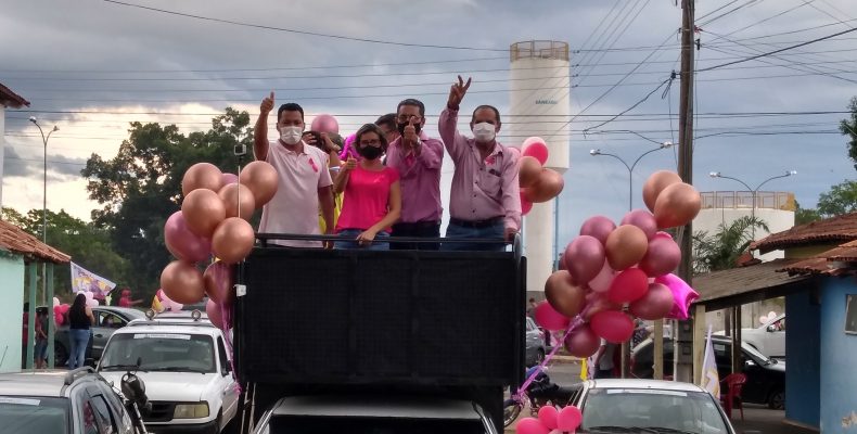 Marcelo Paiva e Flávio Pereira realizam carreata em comemoração ao outubro rosa