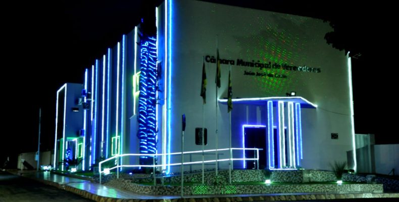 Câmara Municipal de Campo Alegre de Goiás inaugura iluminação de Natal