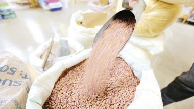 Preços de arroz e feijão seguem altos apesar do ICMS reduzido