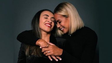 Marta anuncia que vai se casar com zagueira norte-americana: “história que escrevemos juntas”