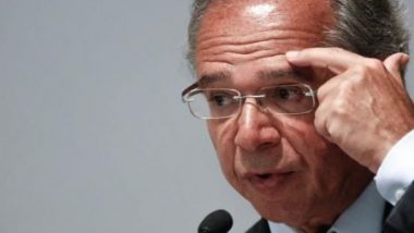 Paulo Guedes não descarta novo auxílio, mas não quer dar dinheiro para baile funk