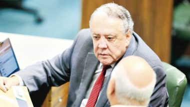 De olho em 2022, negociações visam acomodações de aliados em Goiás