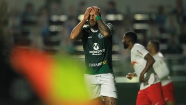 Goiás é rebaixado para a Série B após empate com RB Bragantino